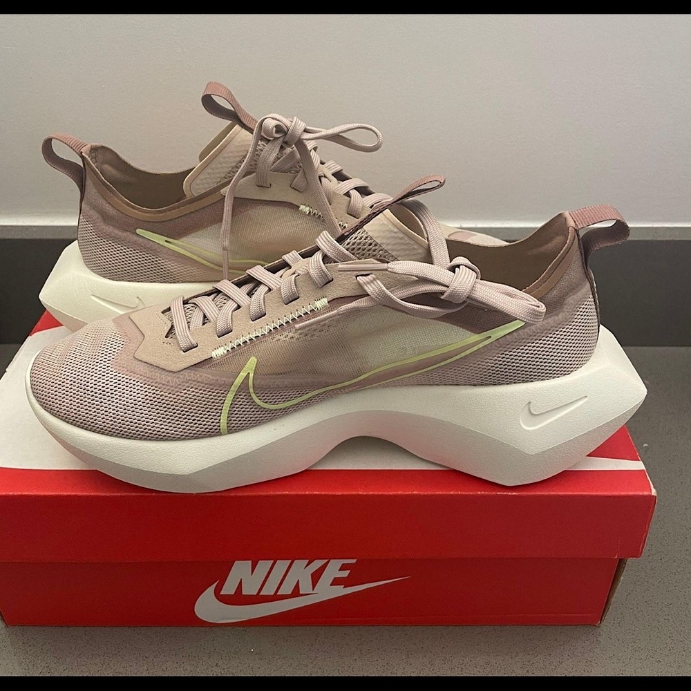 NIKE VISTA LITE